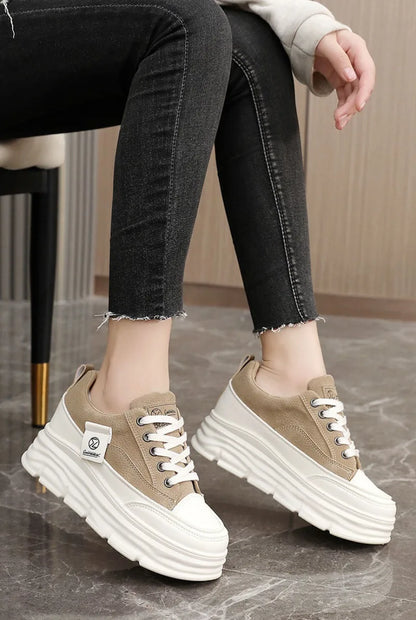 Women’s Chunky Lace-Up Sneakers – Soft Sole Casual Walking Shoes Trendy Vulcanized Fashion Sneakers