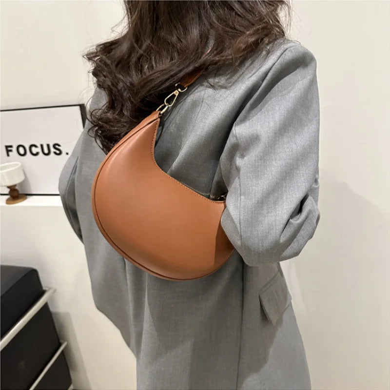 Women’s Moon-Shaped Shoulder Bag – Elegant Minimalist Hobo Handbag, Luxury-Look Crescent Purse with Adjustable Strap