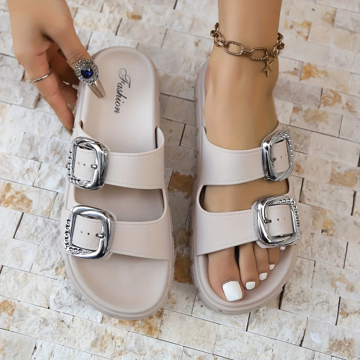 Women’s Thick Sole Sandals with Adjustable Straps – Leather Flip Flops with Metal Ankle Buckle, Comfortable Platform Summer Beach Slides for Casual Outdoor Walking & Vacation Wear