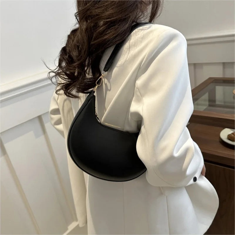Women’s Moon-Shaped Shoulder Bag – Elegant Minimalist Hobo Handbag, Luxury-Look Crescent Purse with Adjustable Strap